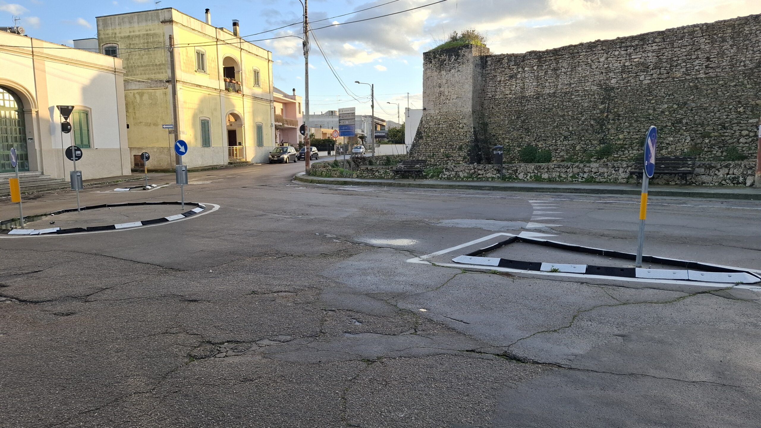 PETIZIONE AL COMUNE DI TRICASE VIABILITA’ ZONA CASTELLO di TUTINO