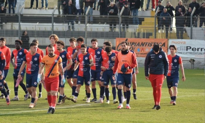 Atletico Tricase sconfitto 2-1 a Squinzano : gara intensa e tifosi protagonisti